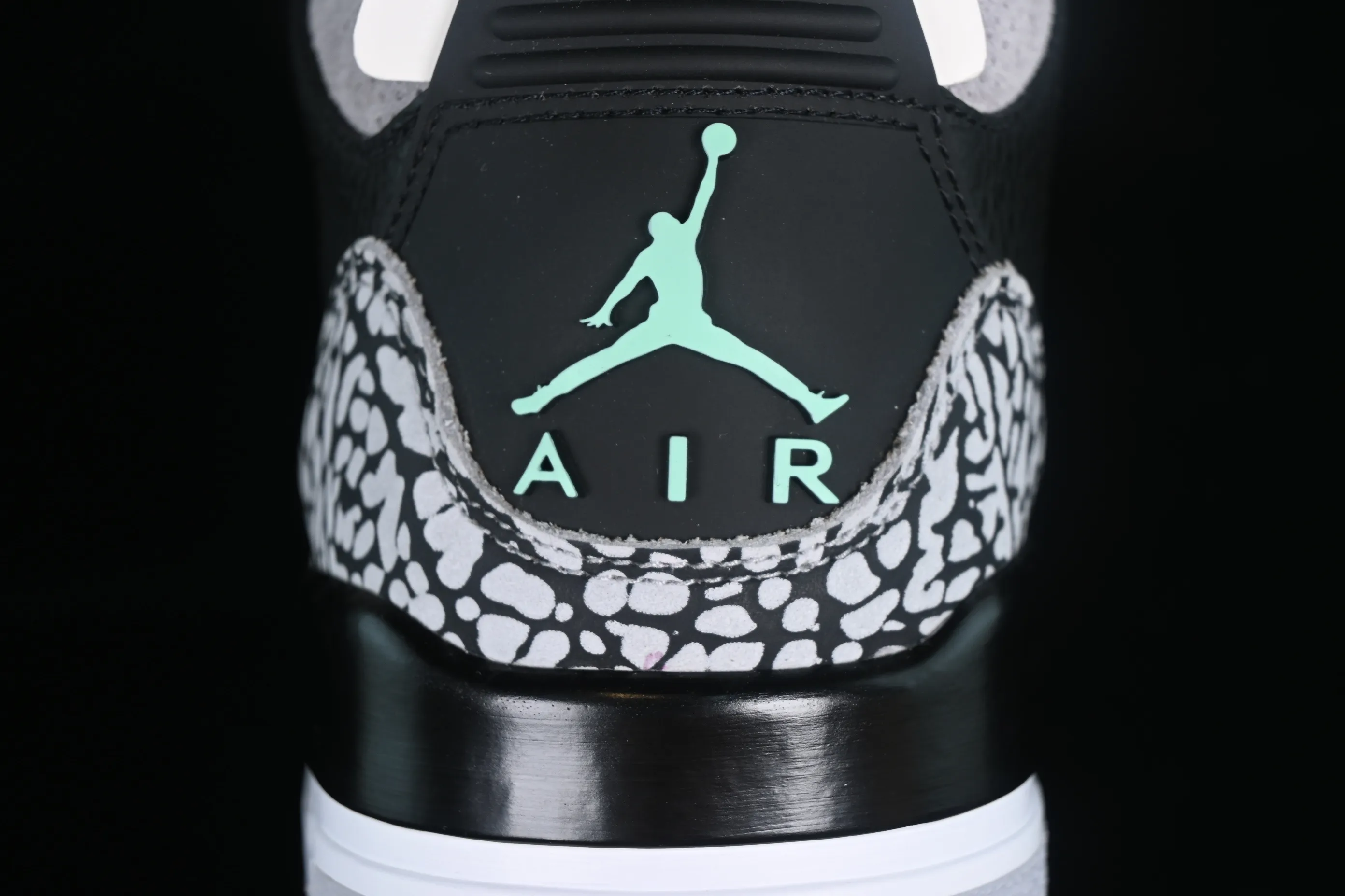All categories Air Jordan Jordan series basketball shoes Air Jordan 3 foreign trade version Air Jordan 3 "Green Glow" AJ3 Joe 3 black green CT8532-031